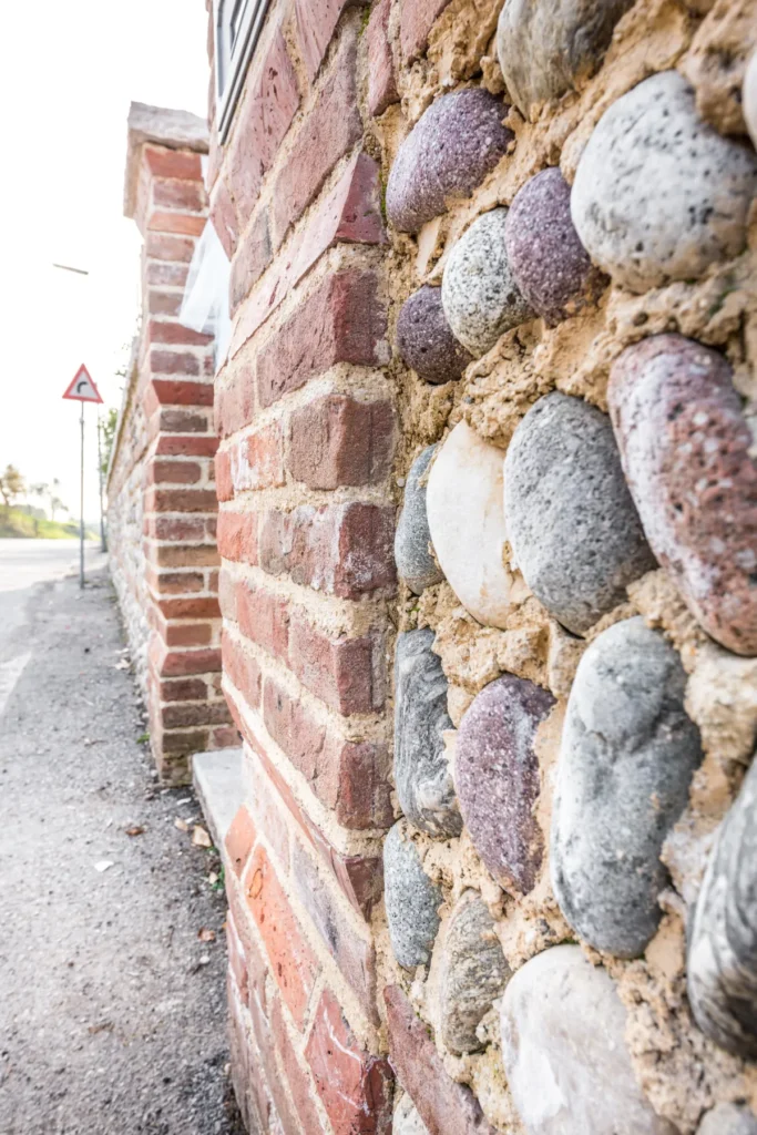 impresa edile specializzata in ristrutturazioni edilizie chiavi in mano a Vicenza Padova Treviso Rovigo e nel Veneto centrale casa 05 RECINZIONE IN PIETRA NATURALE IN STILE PRIMI 900